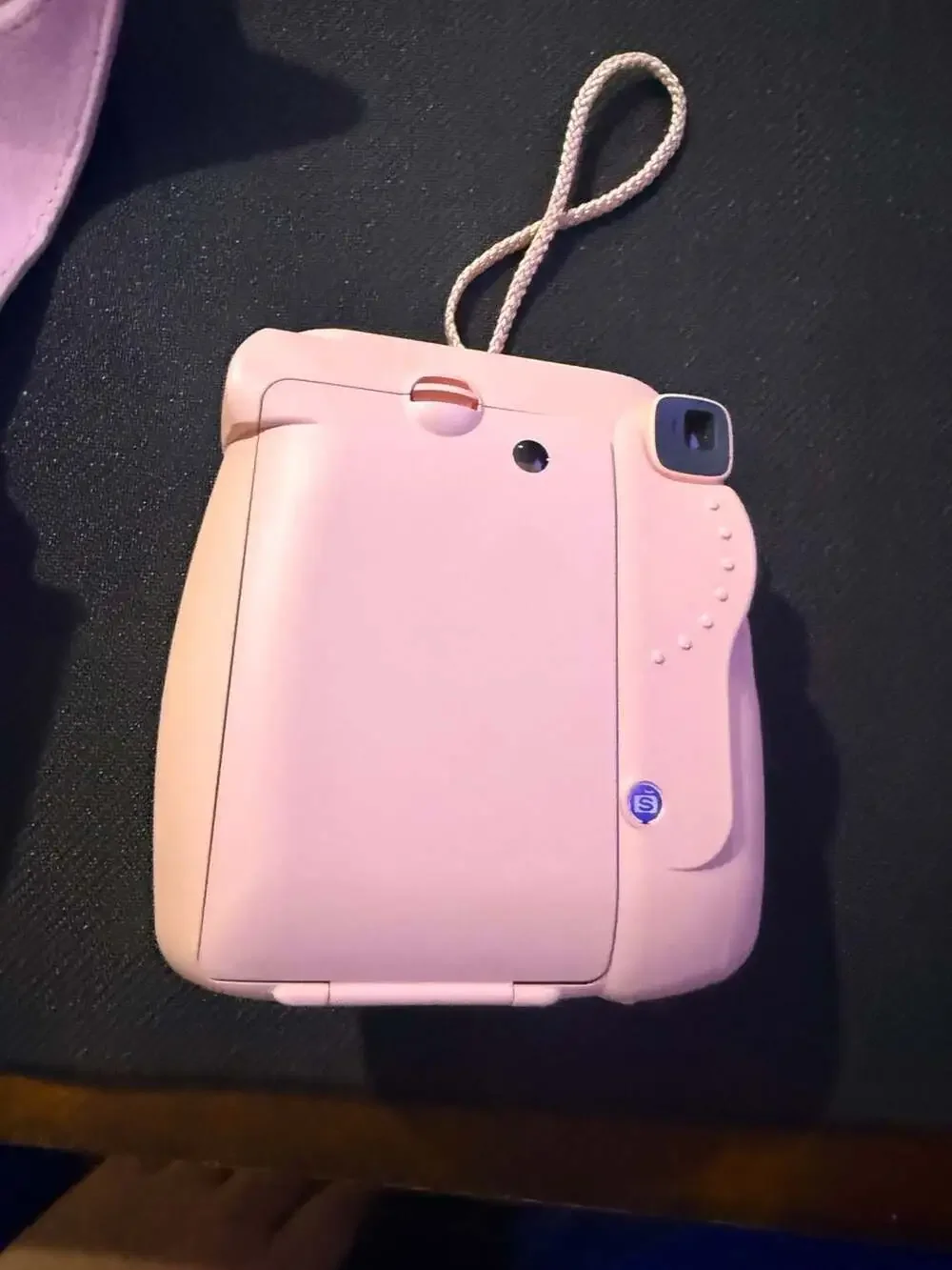 Fujifilm Instax Mini 8 Instant Film Camera in Pink with Matching Fabric Case